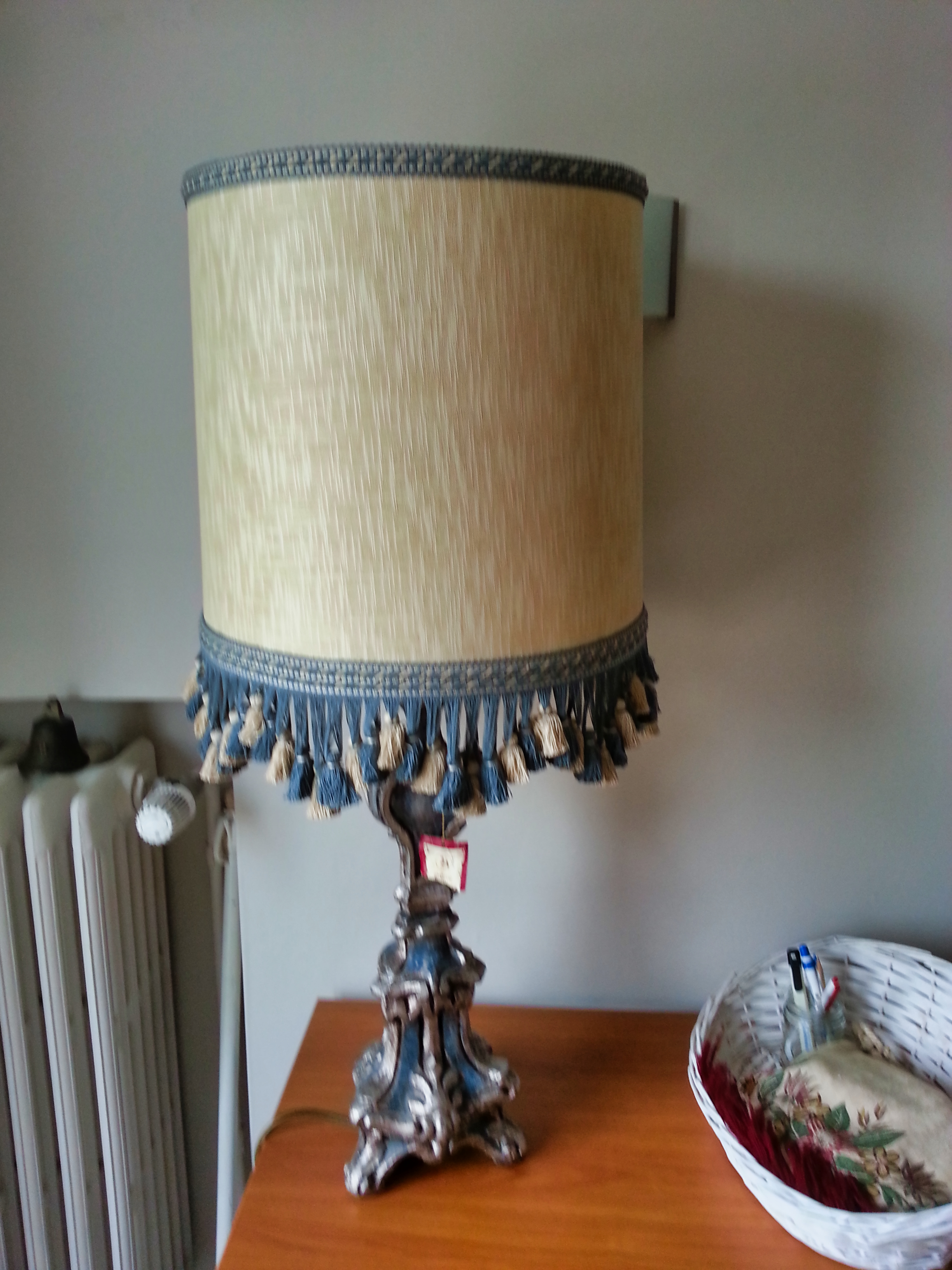 Lampadaire en Bois Polychromie fait main